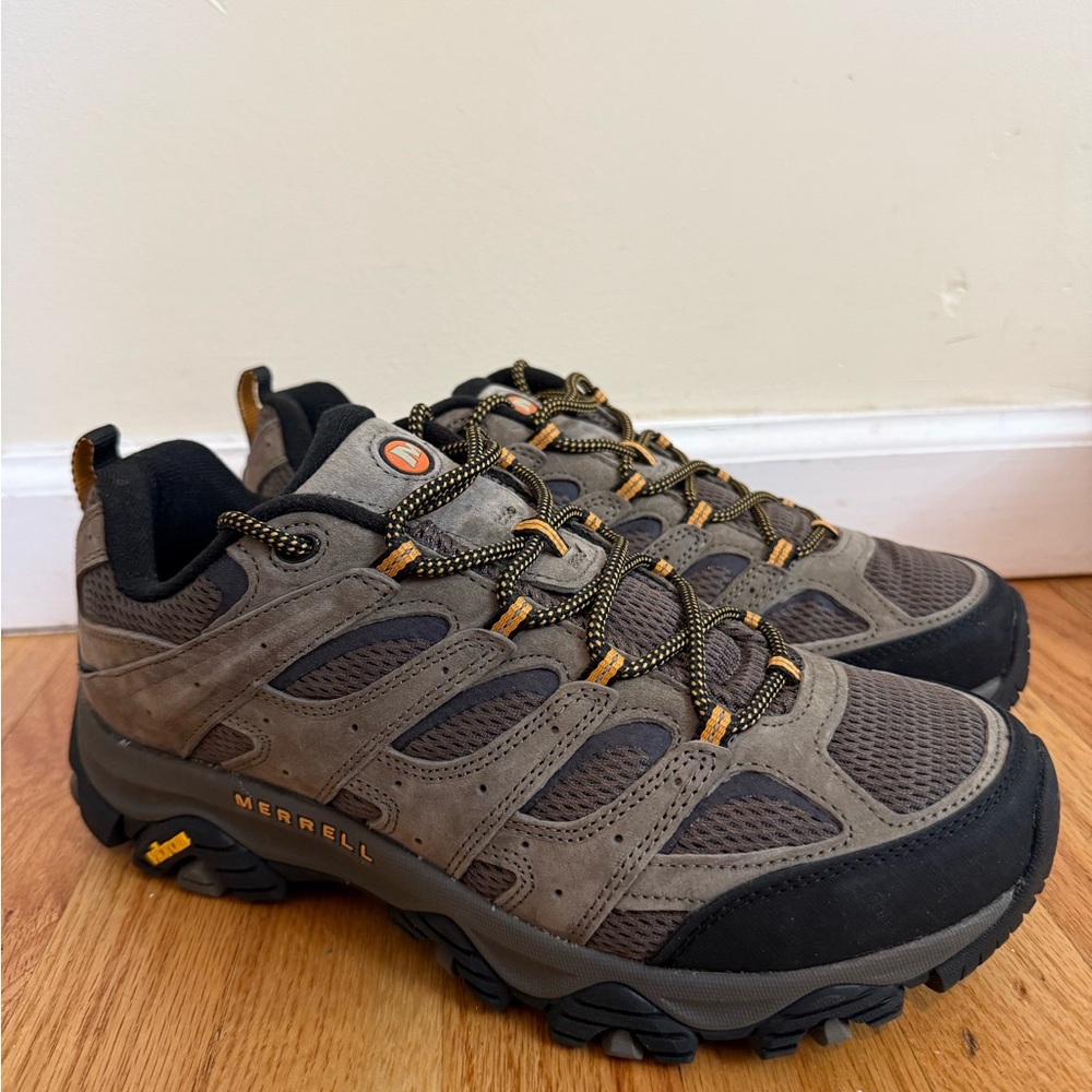 Merrell Athletic Shoes Brown and Black with Vibram Sole NWT